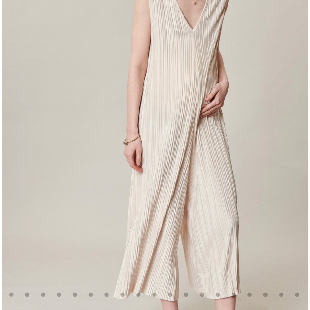 Nothing Fits But Infinite Stretch Pleated Jumpsuit
